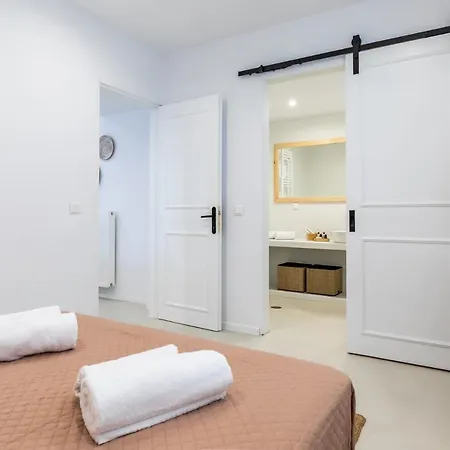 Lito House - Within Reach Szkópelosz