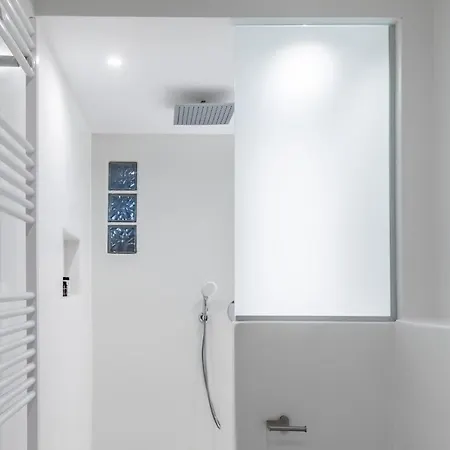 Lito House - Within Reach 斯科派洛斯