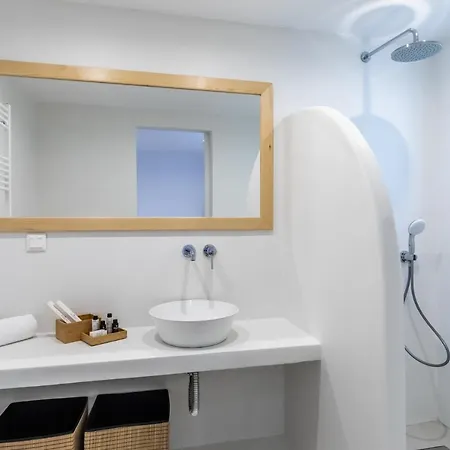 Lito House - Within Reach *