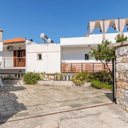 Lito House - Within Reach Apartment *