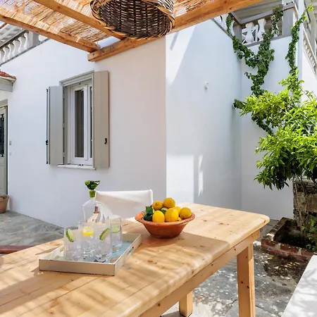 Lito House - Within Reach *